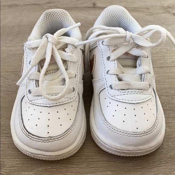 Nike Force 1 toddler sneaker - Picture 2 of 7